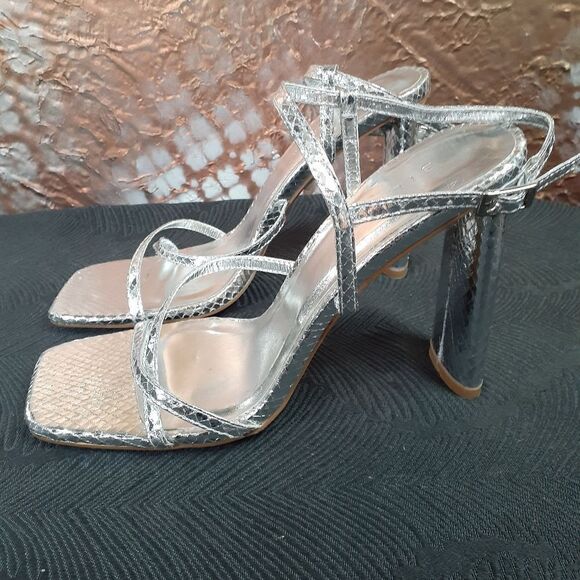 NWT Billini Faux Snakeskin Metallic Strappy Heeled Sandals - Picture 8 of 14
